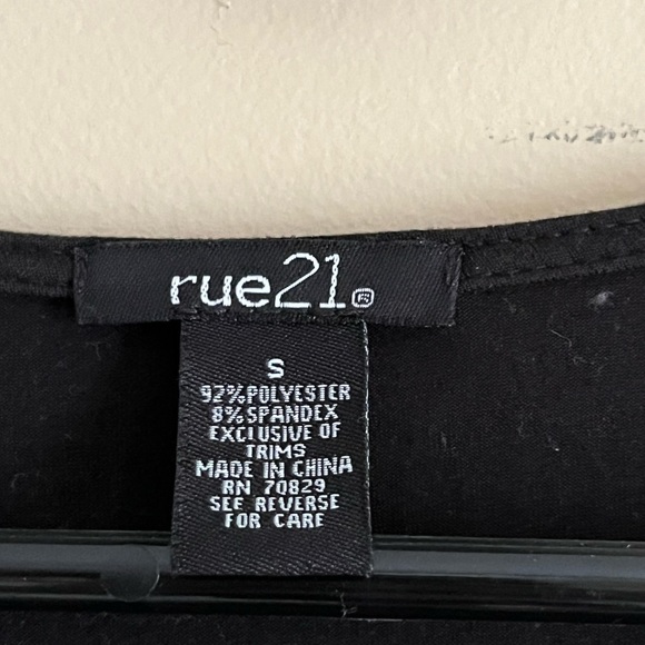 Rue21 Vneck Black Short Sleeve Mini Dress - Picture 3 of 3